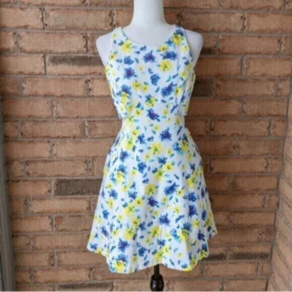 Zara cutout 100% cotton floral dress - Picture 1 of 9